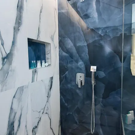 Rafaela アパート フロギタ