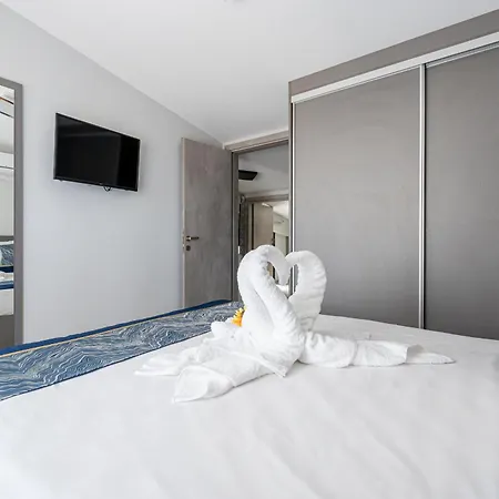 アパート Rafaela フロギタ